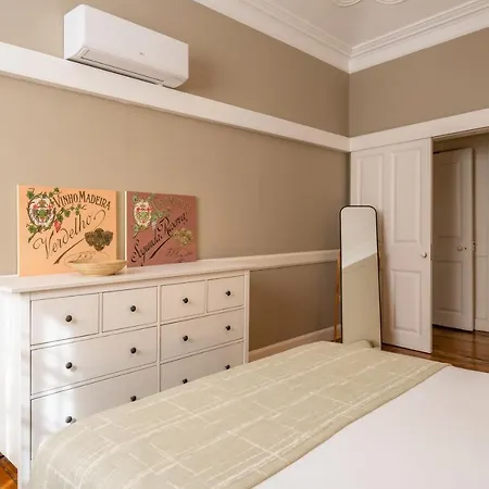 The Wine By An Island 4*