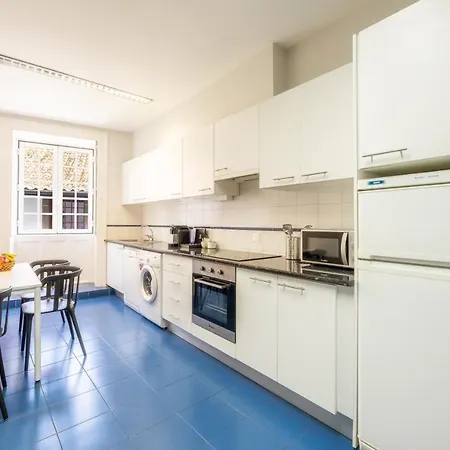 The Wine By An Island 4*