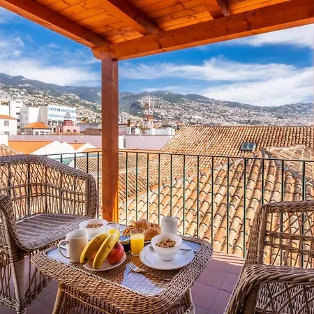 The Wine By An Island Apart Otel 4*