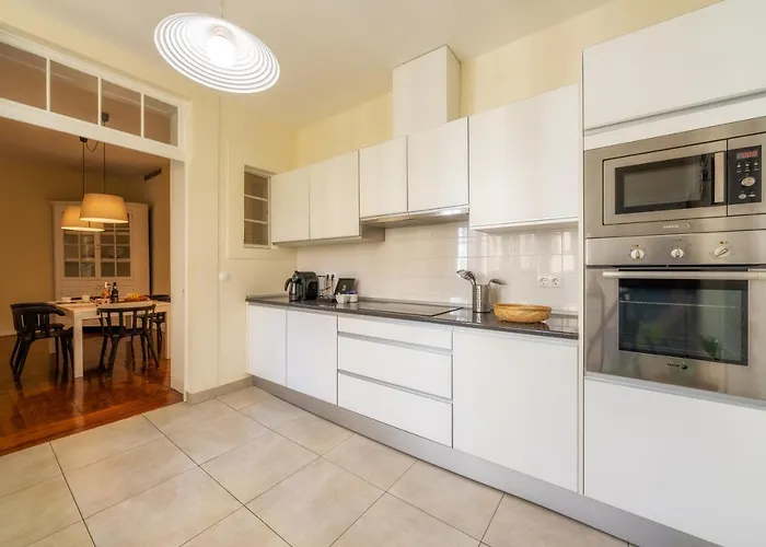 The Wine By An Island Apart-hotel Funchal (Madeira)