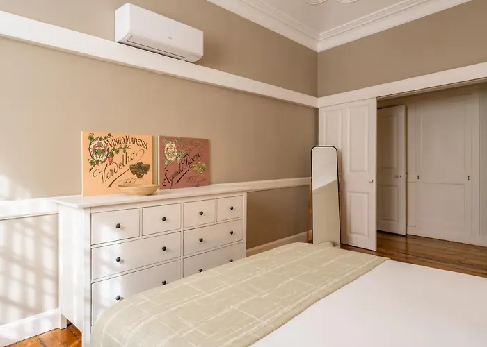 The Wine By An Island 4*