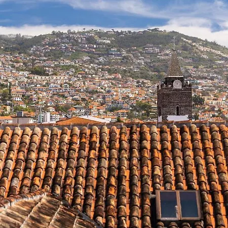 The Wine By An Island 4* פונשל