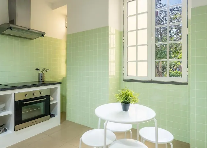 アパートホテル The Wine By An Island