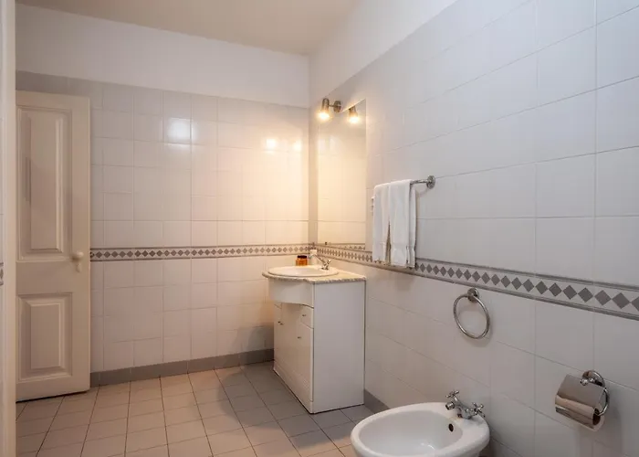 The Wine By An Island アパートホテル 4*