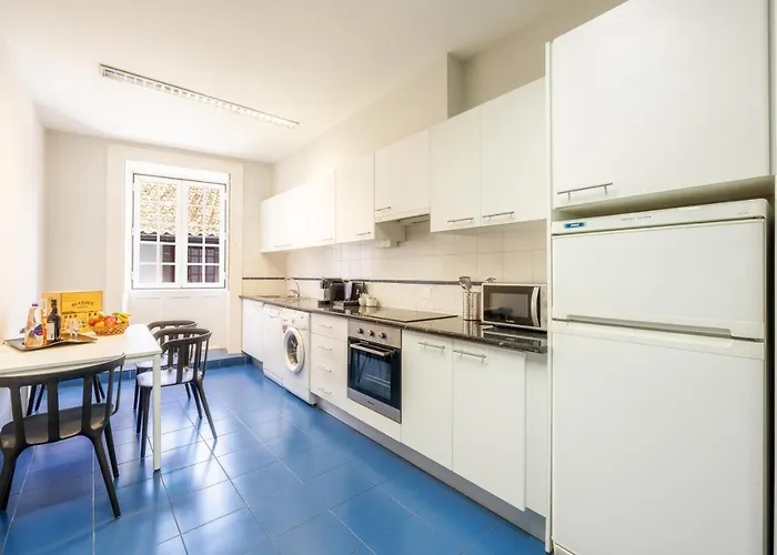 The Wine By An Island 4*