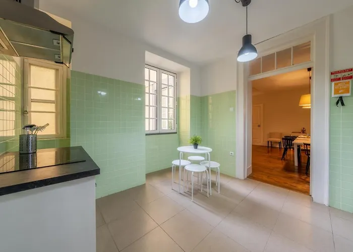 The Wine By An Island 4*